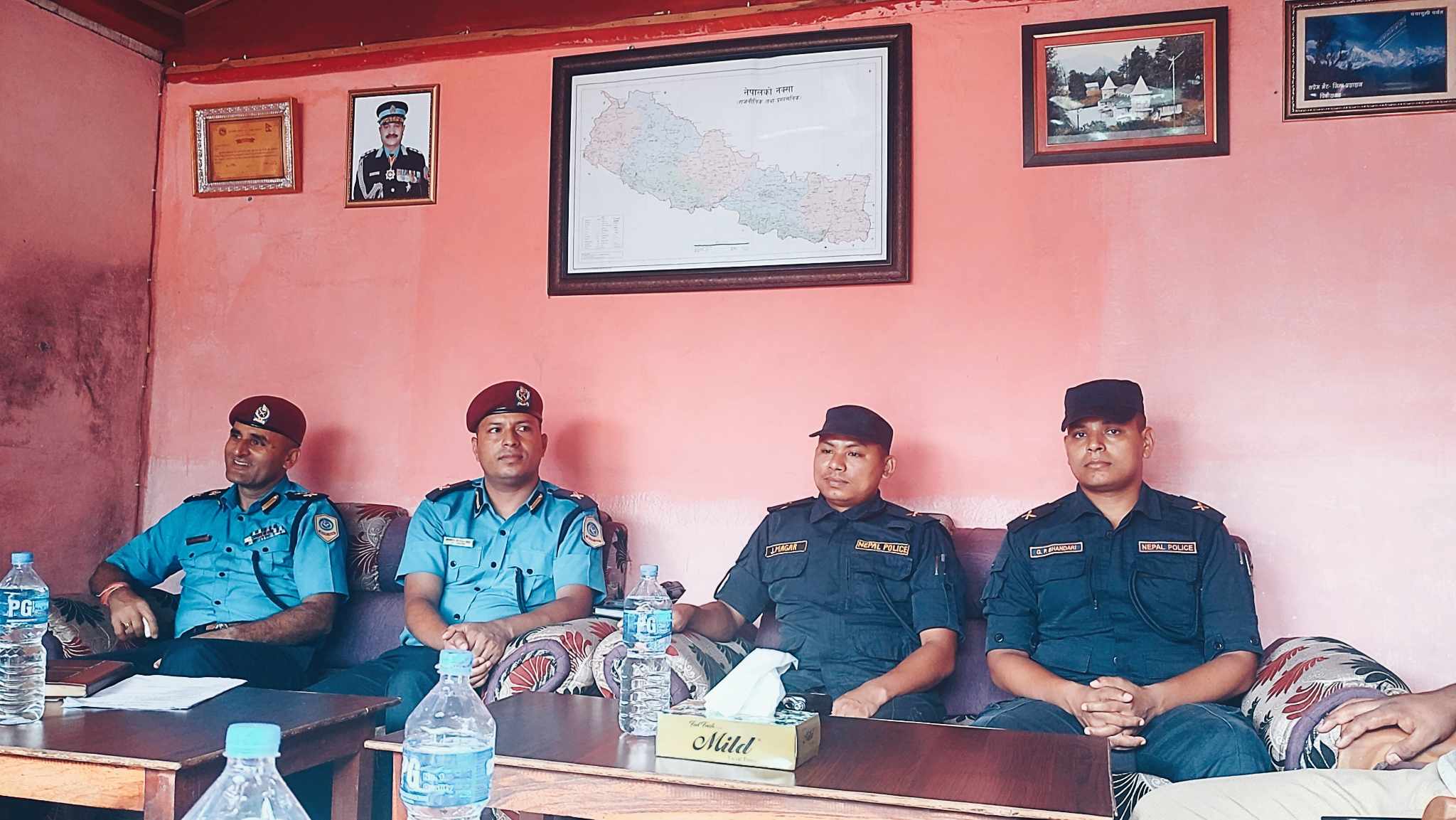 सेनामा जागिर लगाई दिने भन्दै झन्डै १५ लाख रुपैयाँ ठगी गर्ने ८ जना दार्चुला प्रहरीको फन्दामा