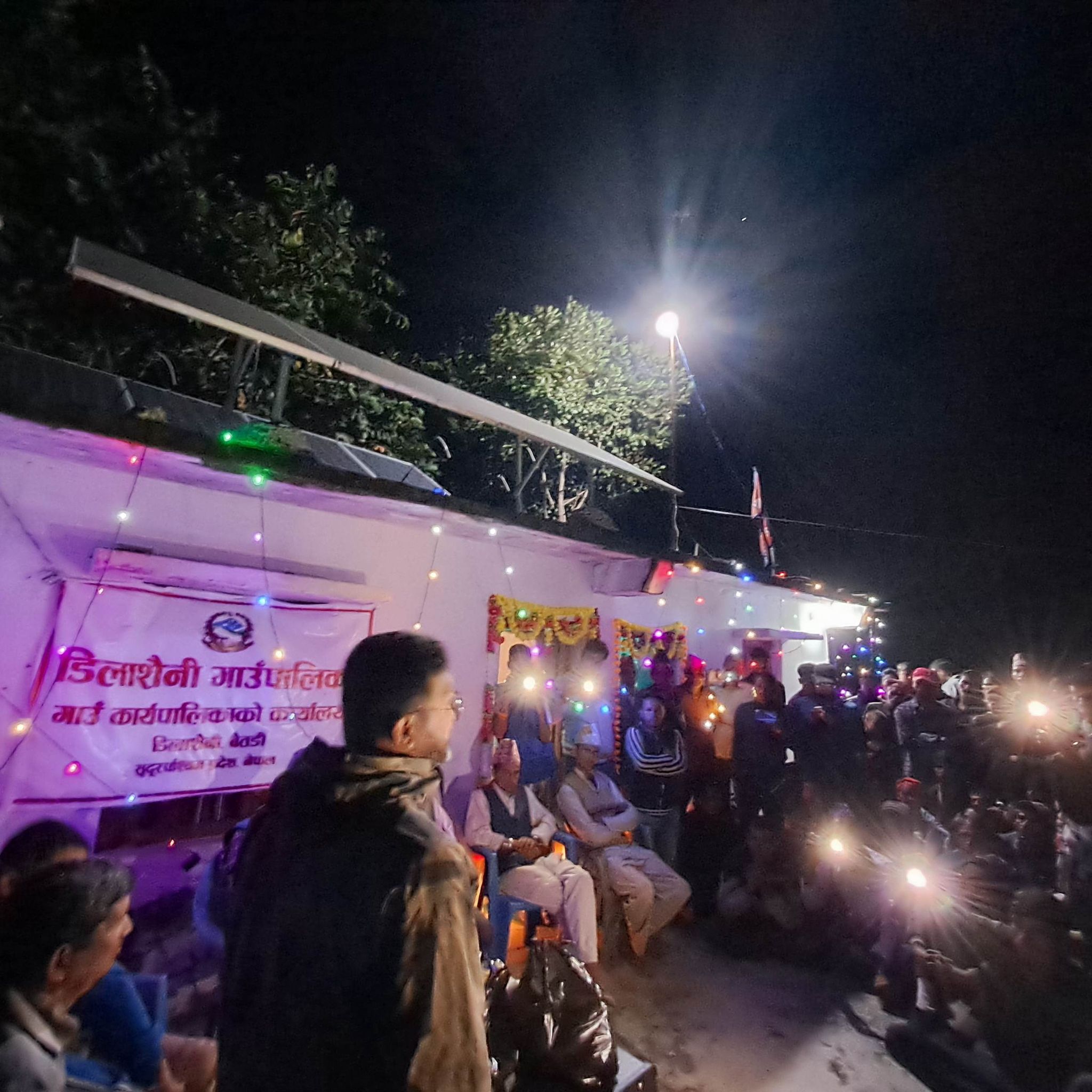 धामीगाउँमा पहिलो पटक बिजुली पुग्यो, अध्यक्ष जोशीले मनाए स्थानीयसित दीपावली