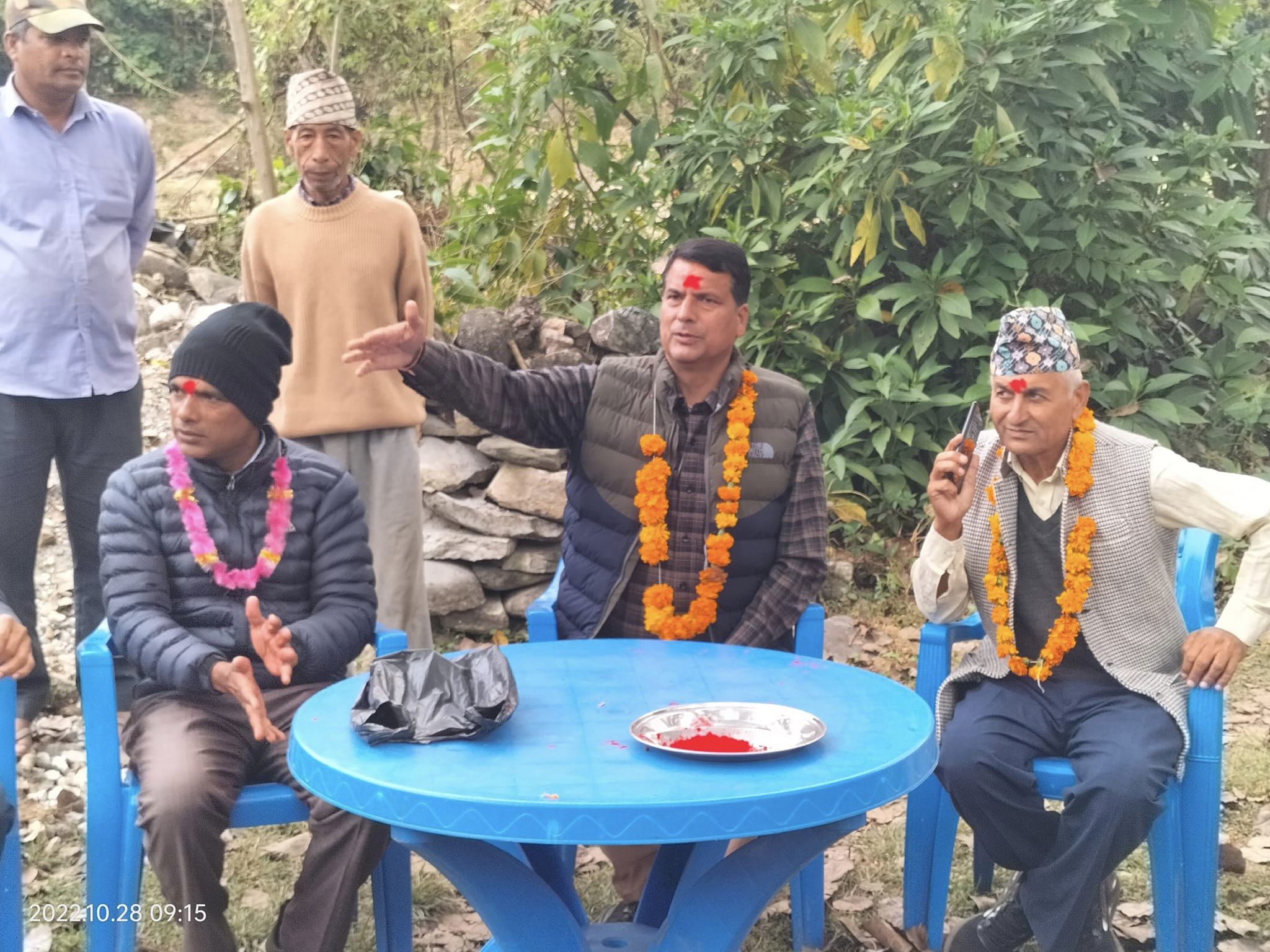 दार्चुलामा एमालेको टोली मतदाता भेटघाट गर्न लेकम प्रवेश, ओली आउने भएपछि यस्तो छ तयारी