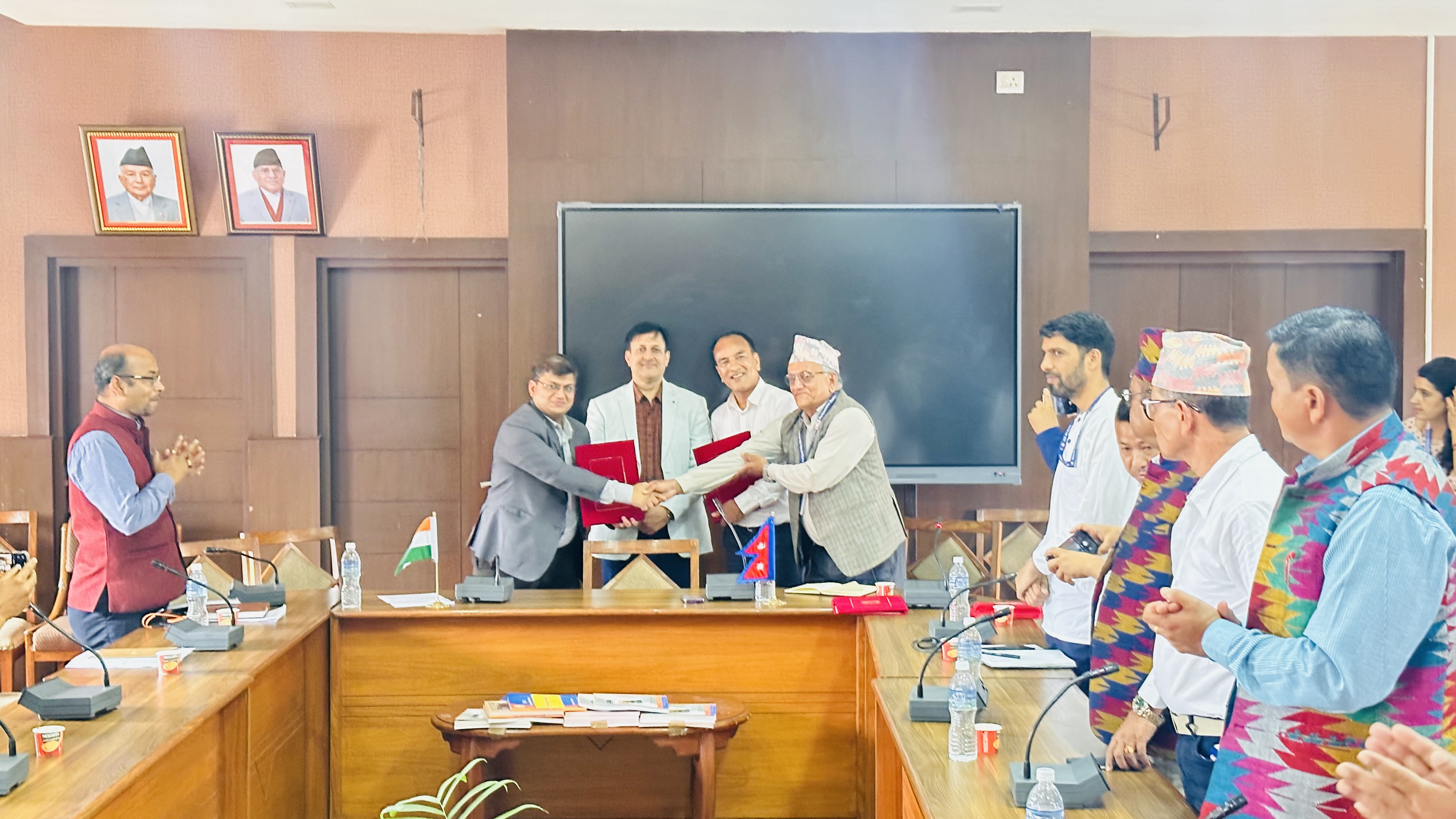 गलैनाथ माविको भवन निर्माणका लागि भारतीय दुतावास र शैल्यशिखर नगरपालिकाबिच हस्ताक्षर