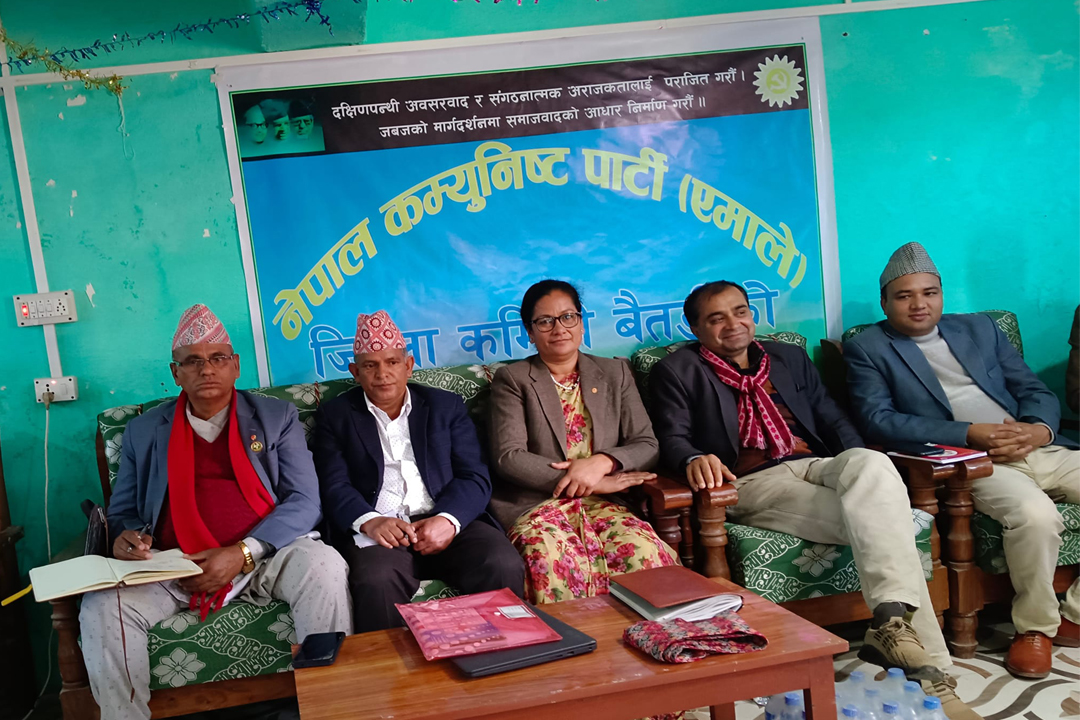 सुदूरपश्चिम संसदीय दलका नेता रावलको प्रमुख आतिथ्यमा एमाले बैतडीको बैठक सम्पन्न