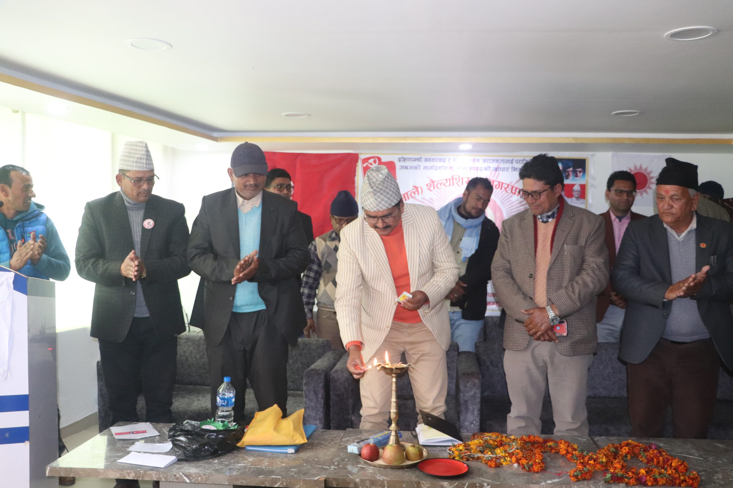 शैल्यशिखरमा एमालेको अधिवेसन सम्पन्न, अध्यक्षमा रणबहादुर खत्रीको निरन्तरता